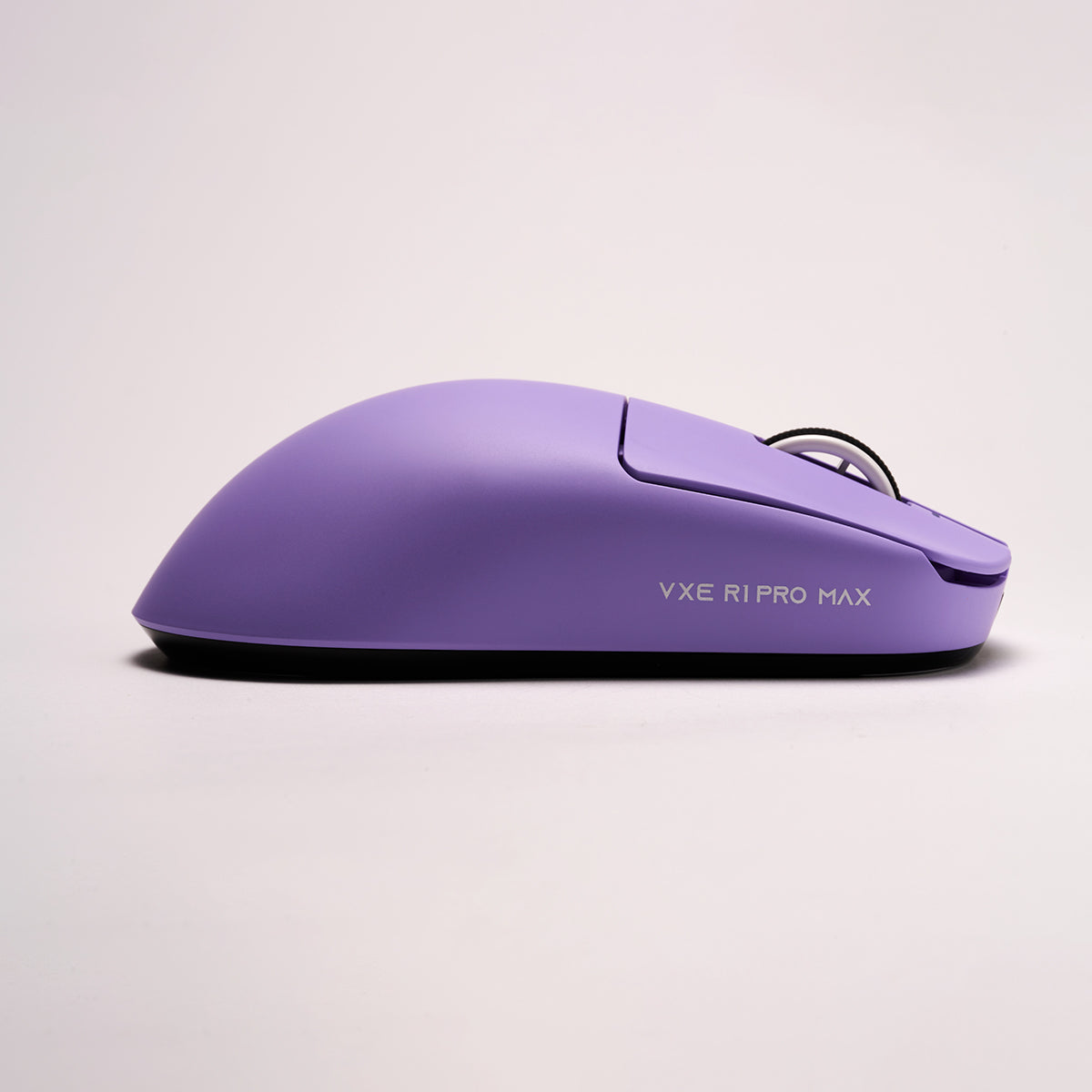 ATK VXE Dragonfly R1 wireless gaming mouse detail view 5 - Vrkaa