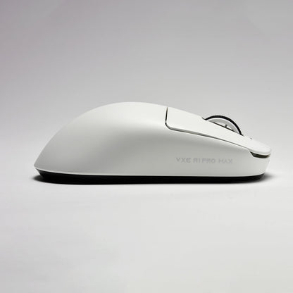 ATK VXE Dragonfly R1 wireless gaming mouse detail view 1 - Vrkaa