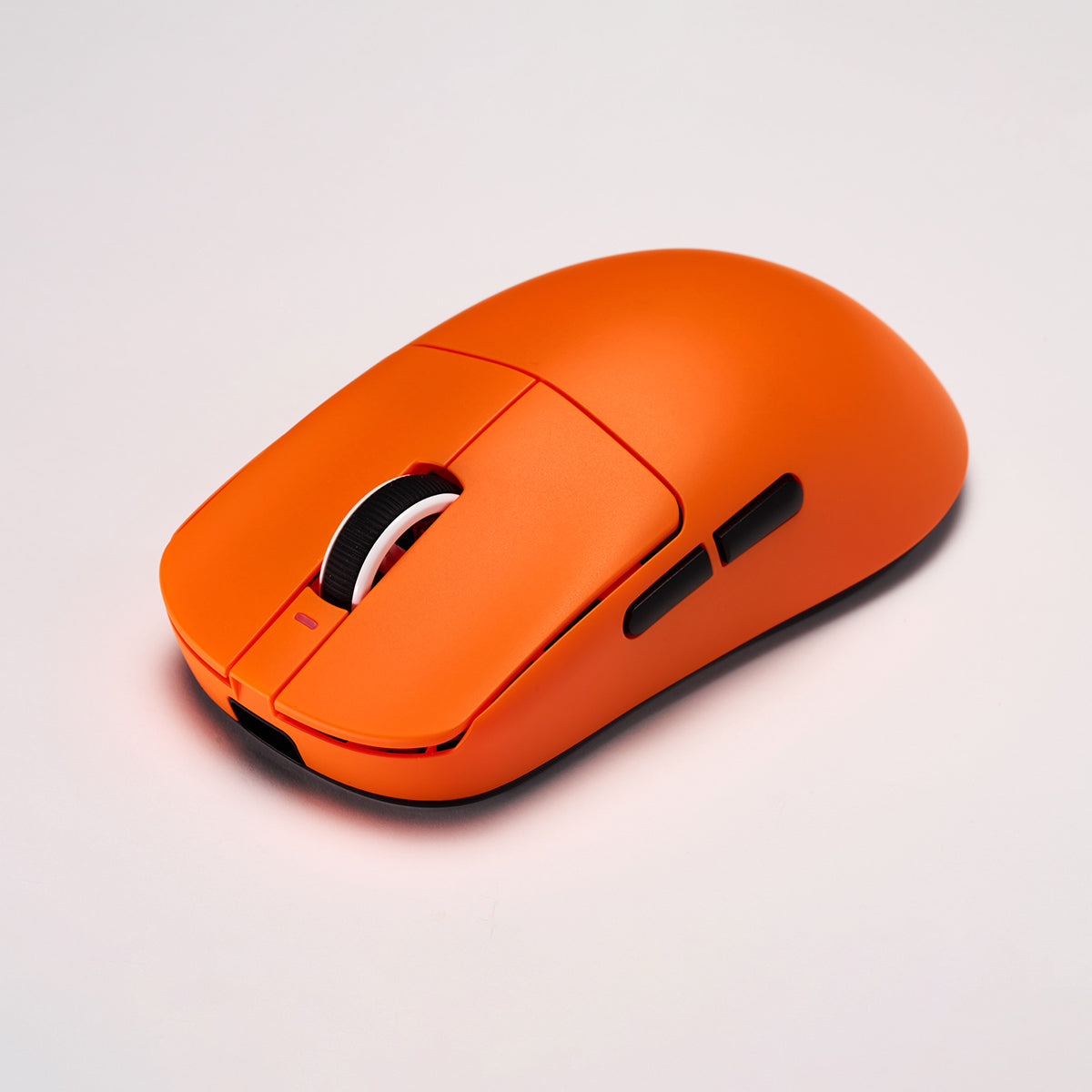 ATK VXE Dragonfly R1 wireless gaming mouse product shot 6 - Vrkaa